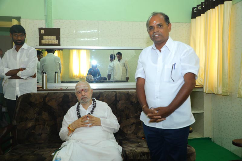 Sri Mulugu Ramalingeshwara Varaprasad Siddhanti was honoured with Jyotishyasastra Vignana Visharadha at Tummalapalli Kalakshetram, Vijayawada (308)